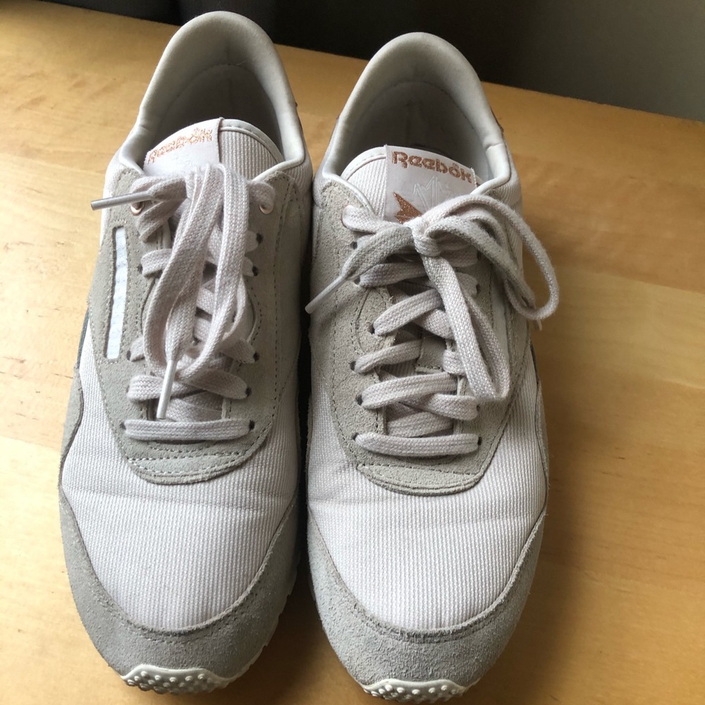 Redbox nude and gold metallic